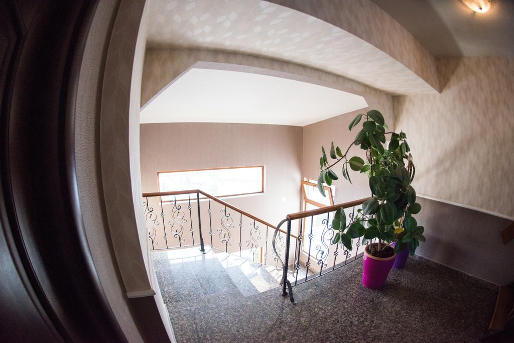 Hotel La Strada Ploieşti Exteriér fotografie