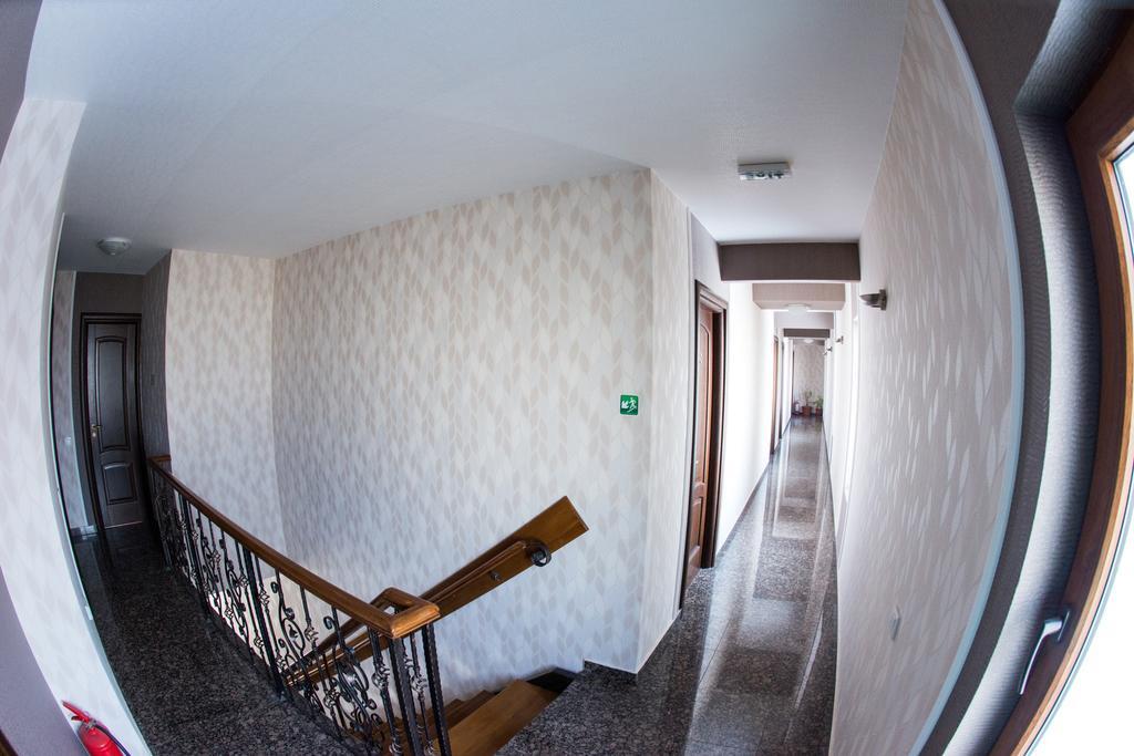 Hotel La Strada Ploieşti Exteriér fotografie