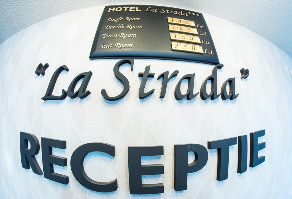 Hotel La Strada Ploieşti Exteriér fotografie