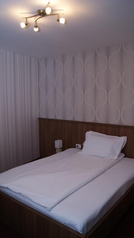 Hotel La Strada Ploieşti Exteriér fotografie