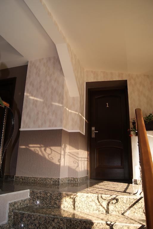 Hotel La Strada Ploieşti Exteriér fotografie