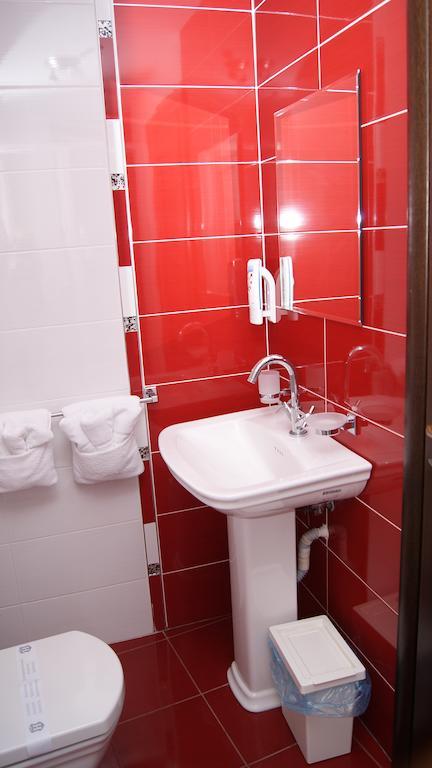 Hotel La Strada Ploieşti Pokoj fotografie